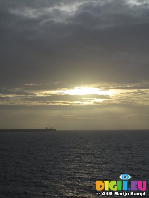 SX00133 Sun over towers on Brownstown head